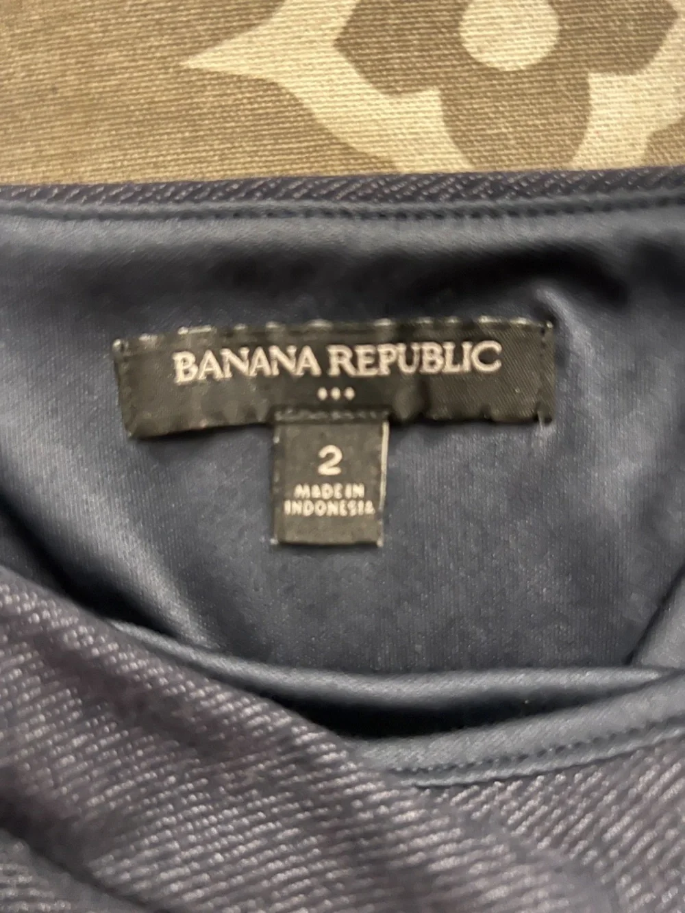 Banana Republic Stretch Denim Sheath Dress Size 2 Navy Below-Knee Midi - Picture 3 of 7